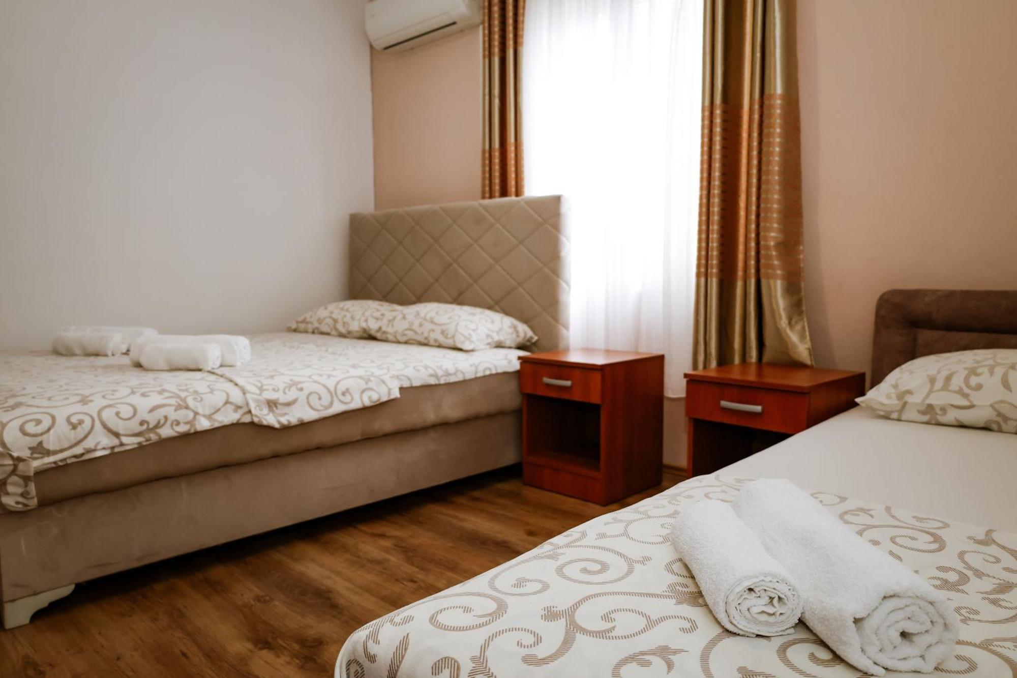 Apartments Djukic Tivat Eksteriør bilde